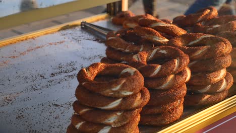 freshly baked turkish simit