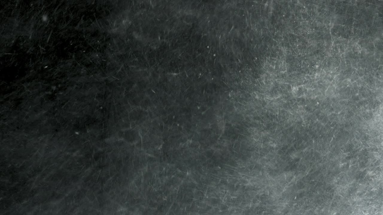 nube de explosión de polvo y heno de 4k descendiendo en cámara lenta