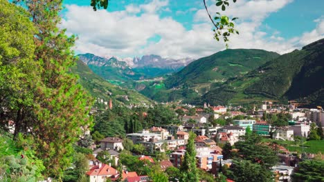 Vista-De-Bolzano---Bolzano-Hacia-El-Macizo-De-Rosengarten,-Tirol-Del-Sur,-Italia