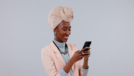 Mujer-Feliz,-Negra-O-Teléfono-Celular-Con-Conexión