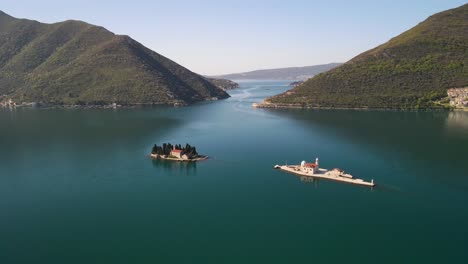 Our-Lady-of-the-Rocks-and-Gospa-od-Skrpjela-islets-off-the-coast-of-Perast-in-the-Bay-of-Kotor,-Montenegro