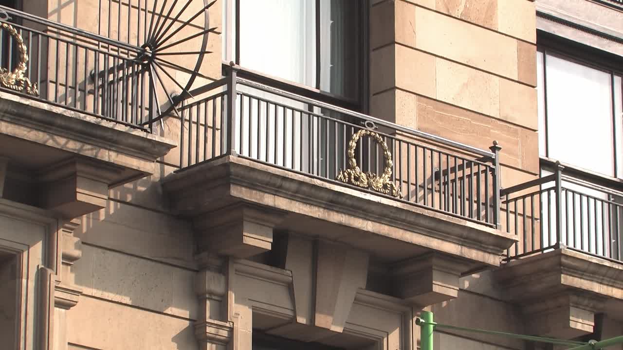 close up del edificio del banco de méxico, banco central en la ciudad de méxico