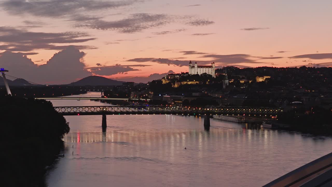 Bratislava al tramonto