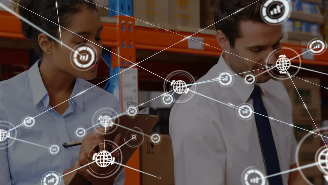 Animazione di una rete di connessioni con icone su diversi professionisti che lavorano in un magazzino