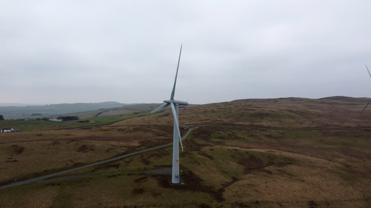imágenes aéreas cinematográficas del parque eólico lambrigg, kendal cumbria reino unido