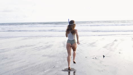 Young-woman-at-the-beach