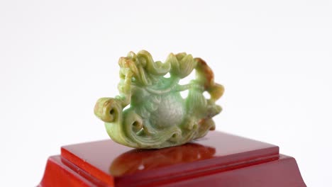 Ancient-Chinese-jade,-dragon-shaped-valuable-furnishing