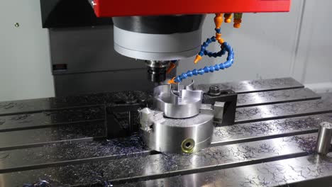 máquina de fresado cnc para el trabajo de metales.