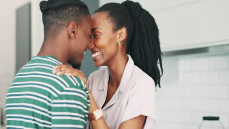 couple kissing