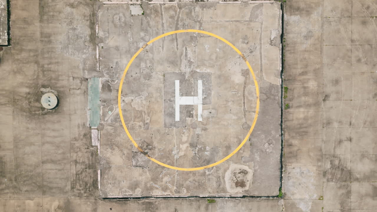 aterrizando lentamente en un helipuerto