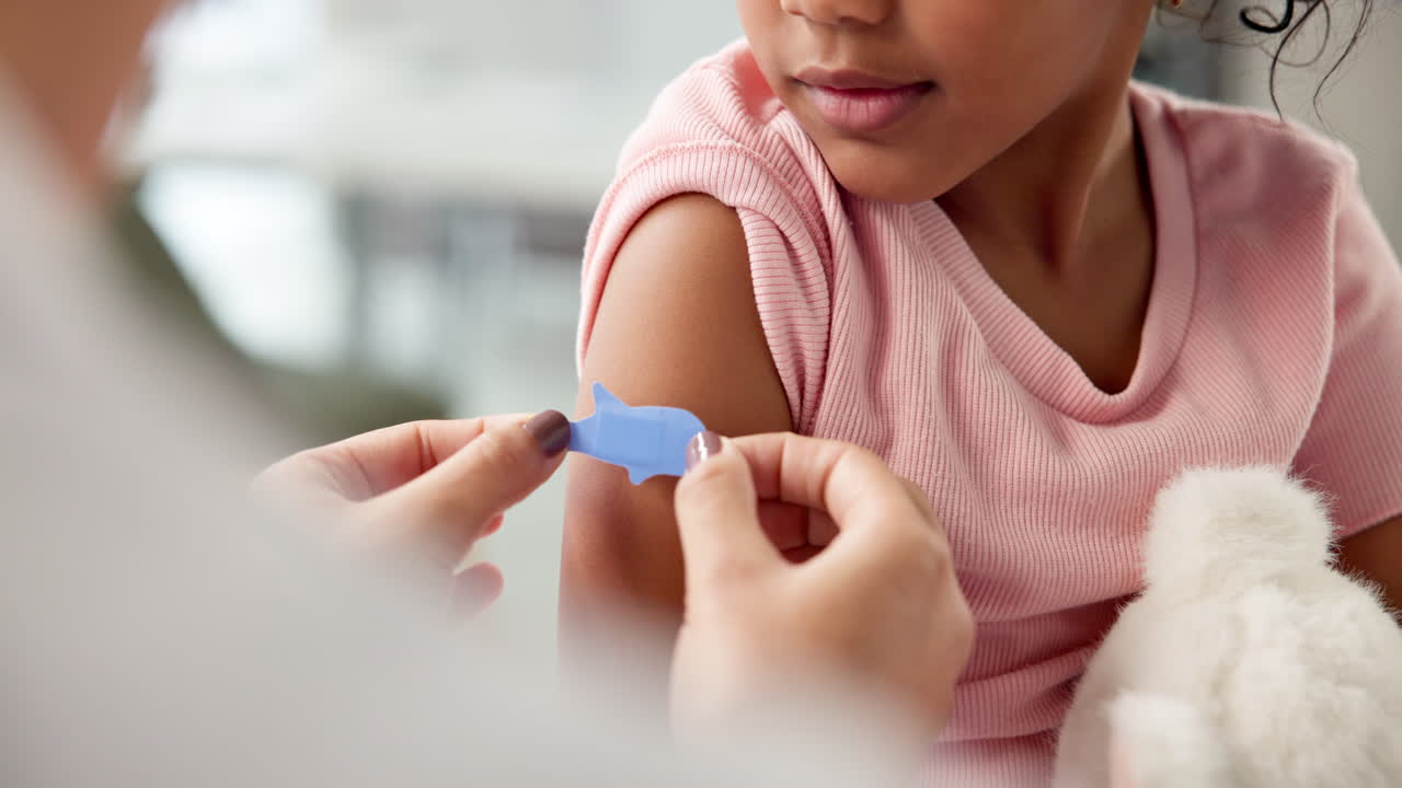 Child getting vaccinated