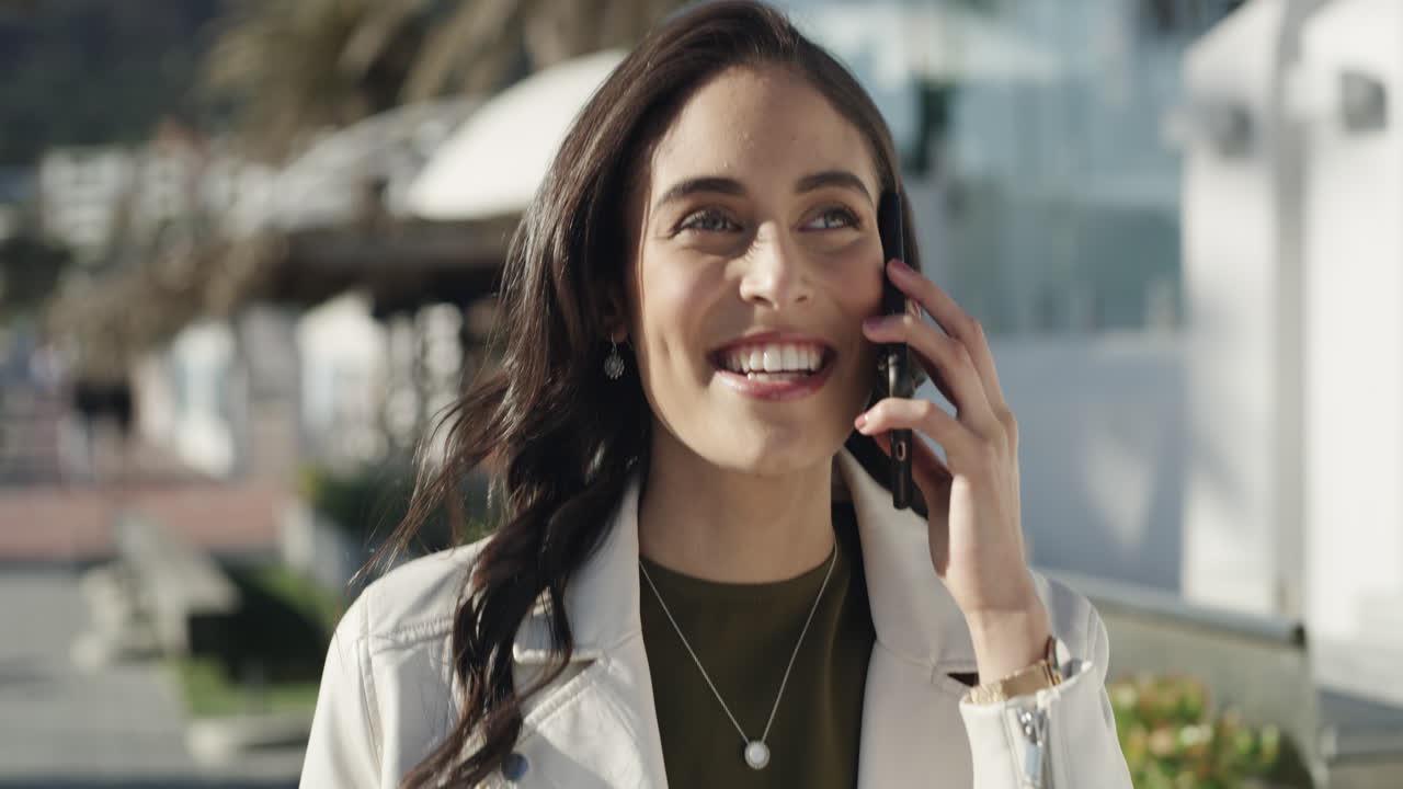 deberíamos encontrarnos para tomar un café alguna vez.