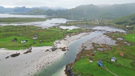 Dramatische-Naturlandschaft-Der-Lofoten-Inseln-Und-Fischerdorf-Eggum-–-4K-Luftaufnahme