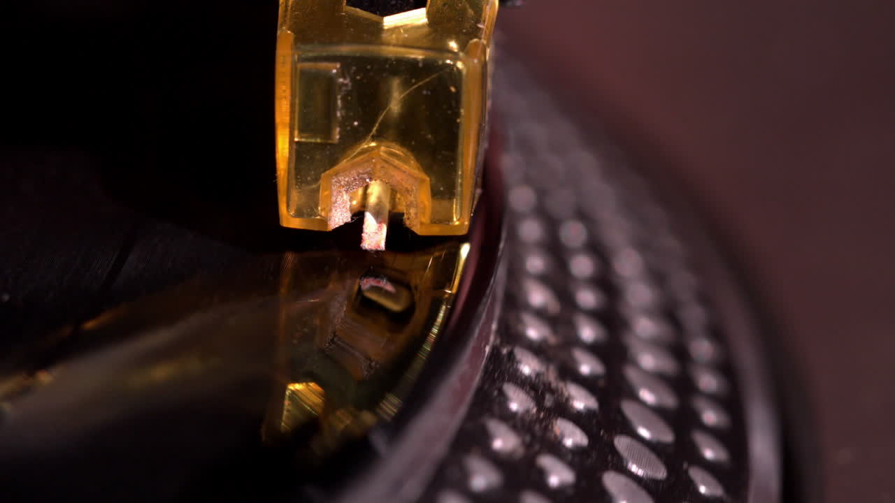 회전하는 레코드 플레이어