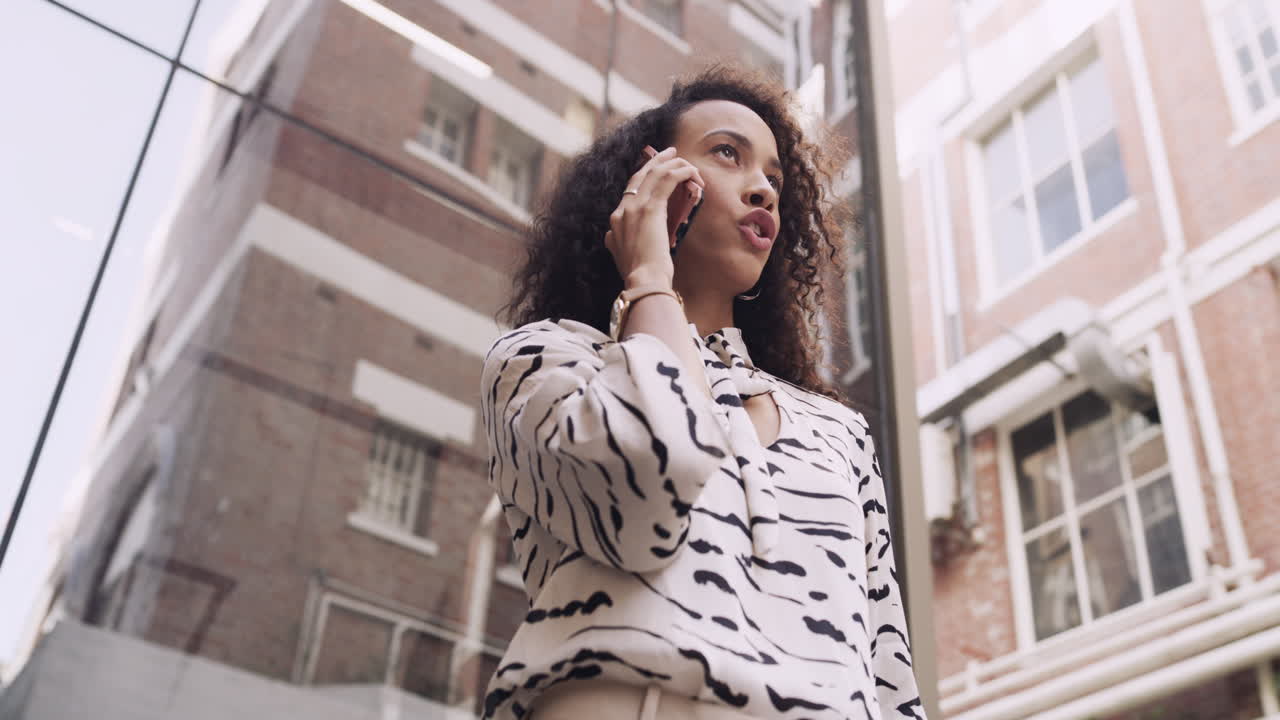 el jefe toma todas las decisiones.