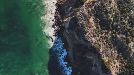 Drone-footage-of-the-Point-Dume-park