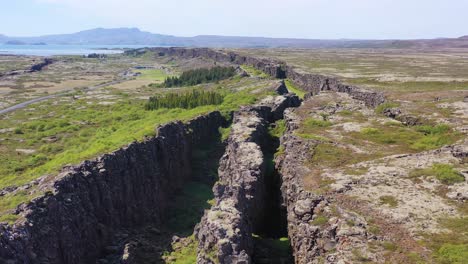 hermosa antena sobre la cordillera del atlántico medio en thingvellir islandia 5