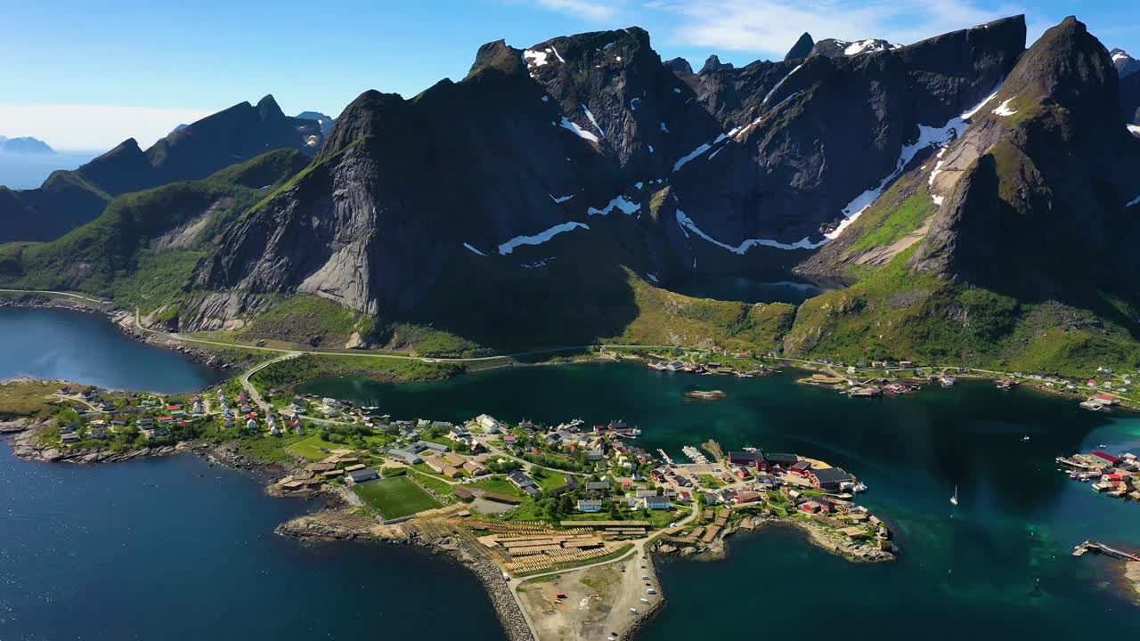 reine lofoten es un archipiélago en el condado de nordland, noruega.