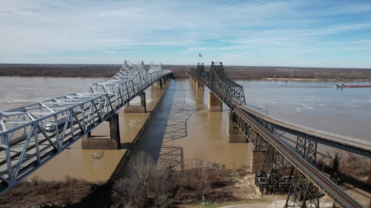 Ponte di Vicksburg, Fiume Mississippi, Riprese drone 4K