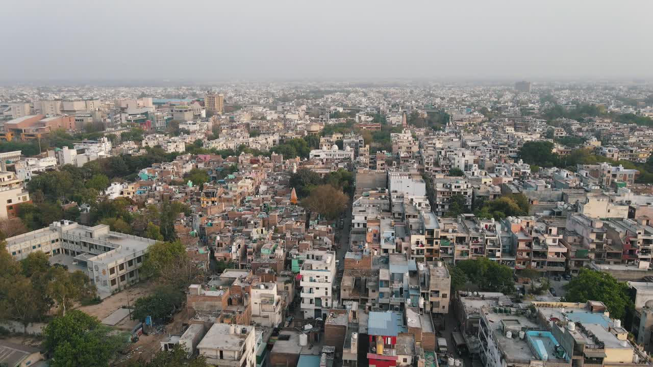 vista aérea superior de los tejados de la ciudad india nueva delhi oeste delhi 4k-4