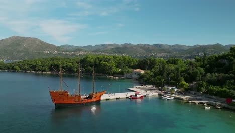 Aerial-view-of-an-old-ship-in-Kolocep