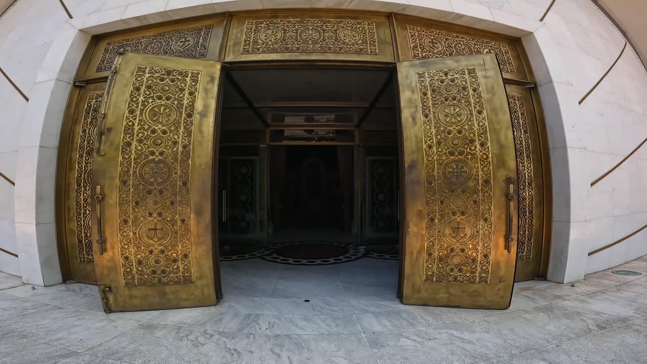 Bir Katedralin Dış ve İç Mekanı