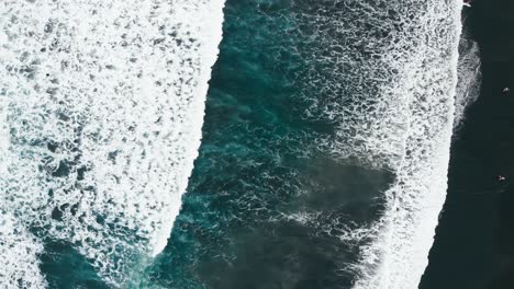 versatile background of waves meeting shoreline