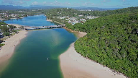 Tallebudgera-Creek-Bridge-In-Burleigh-Heads,-Australia---Aerial-Drone-Shot