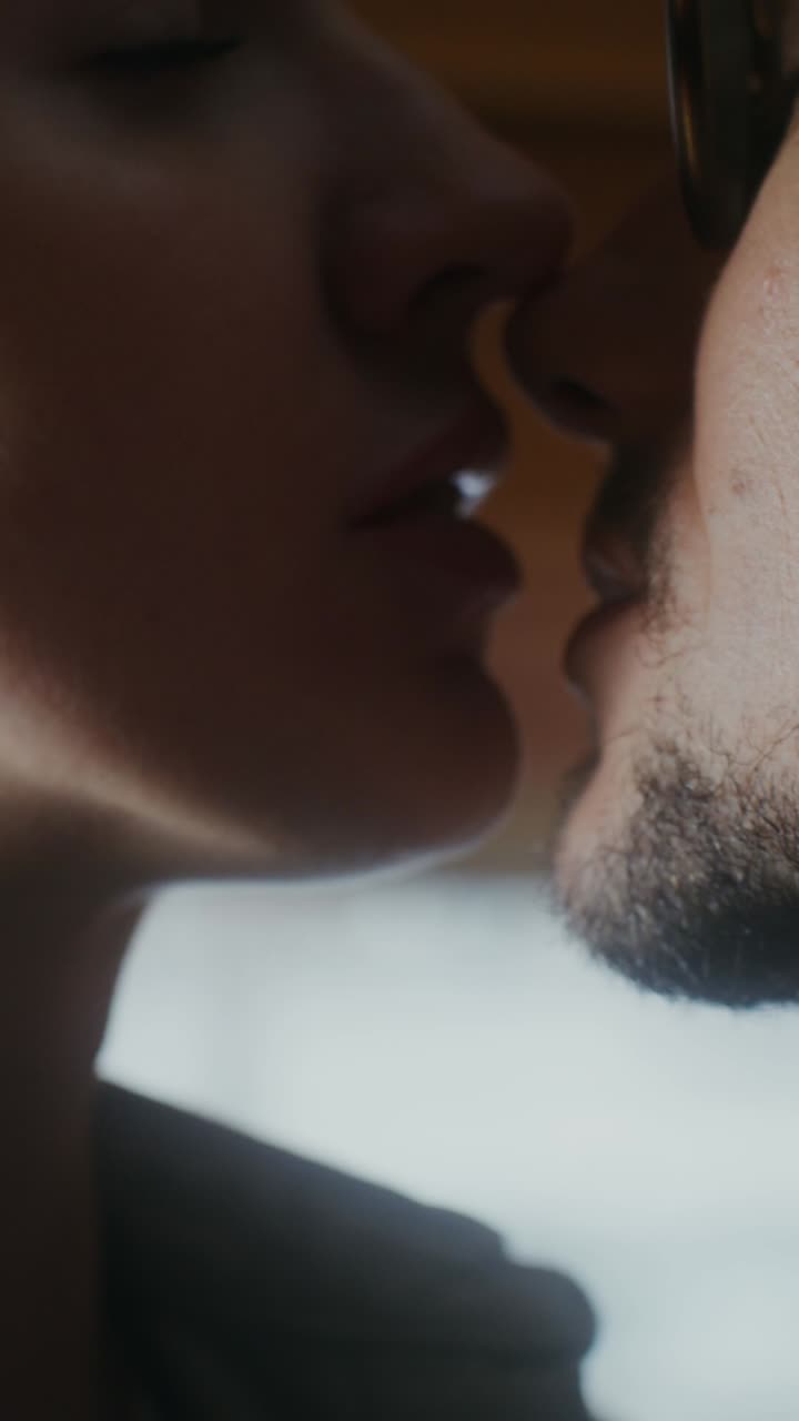 Close-Up Kiss