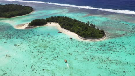 Cook-Island---Rarotonga-Lagoon-Cruise-in-Muri