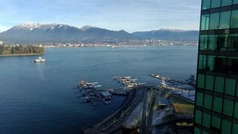 Hidroaviones-De-Harbour-Air-En-El-Centro-De-Vuelo-Del-Puerto-De-Vancouver-En-Coal-Harbour,-Canadá