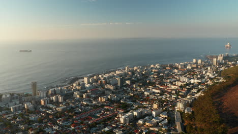 Sea-Point-Vorort-Zwischen-Dem-Löwenkopf-Und-Dem-Atlantik-In-Kapstadt,-Südafrika