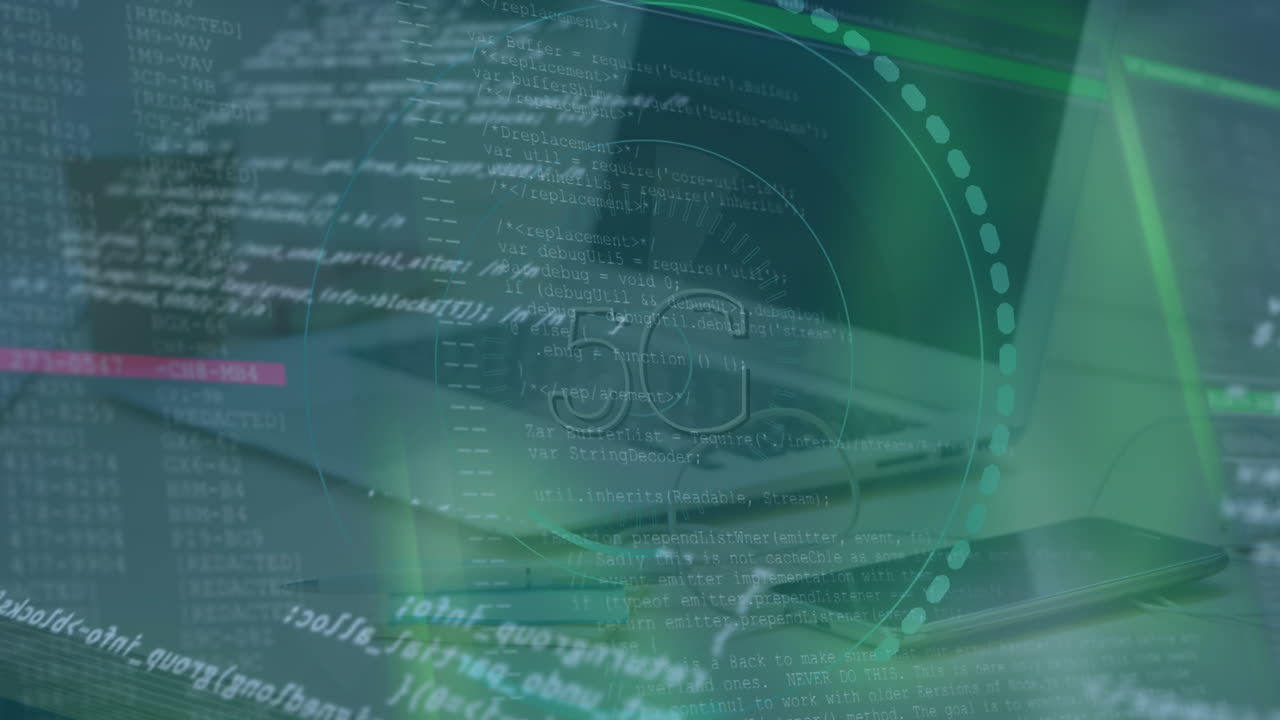 animación del procesamiento de datos financieros y texto 5g sobre el escritorio con computadora portátil