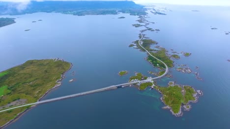 Imágenes-Aéreas-De-La-Carretera-Del-Océano-Atlántico-Noruega