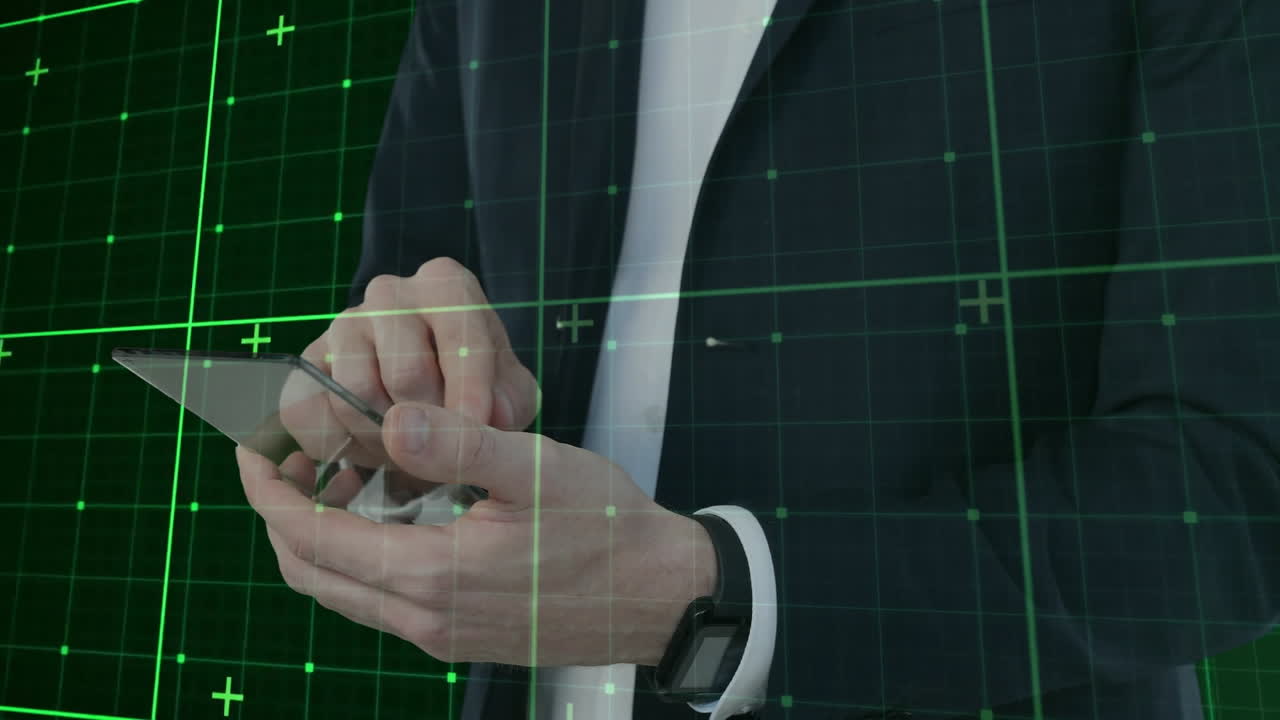 스마트폰을 들고, 손 위에 녹색 그리드 애니메이션을 가진 사업가