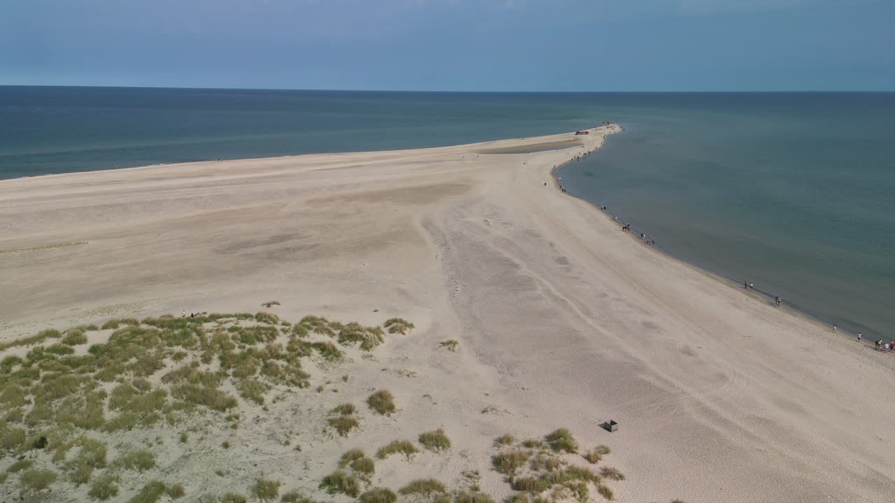 grenen beach skagen 및 모래 언덕의 공중 상승