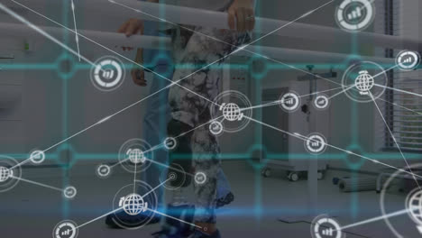 red de iconos digitales sobre paciente caucásica con una pierna protésica caminando con un médico masculino