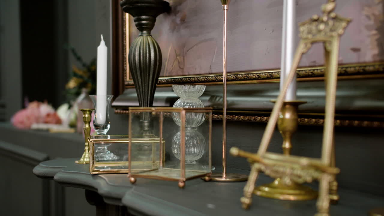 고전적 인 장식품 의 근접적 인 시각