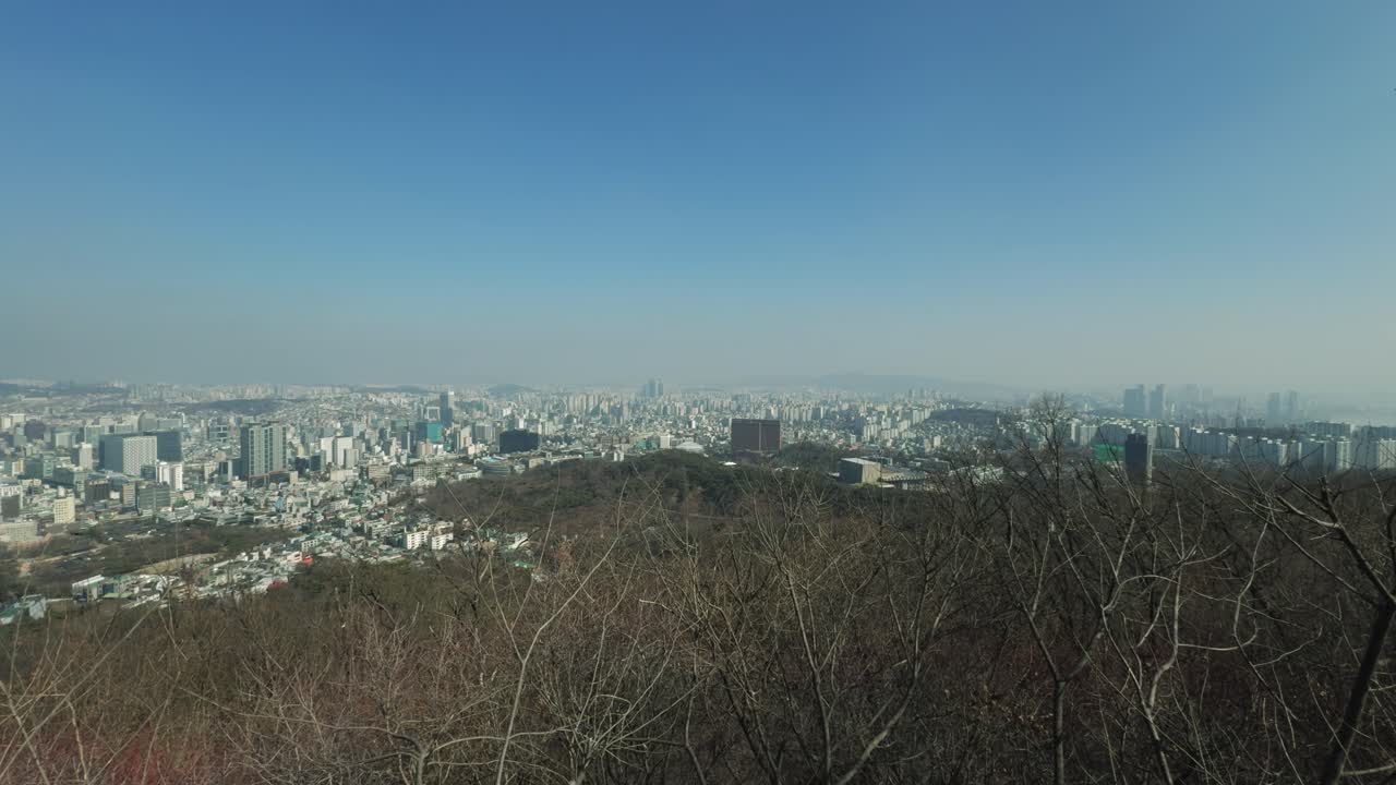 서울 남산탑 꼭대기에서 볼 수 있는 풍경