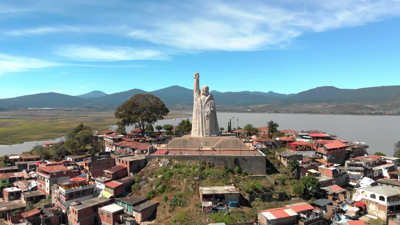 JANITZIO ISLAND MAIN STATUE DOLLY OUT SHOT