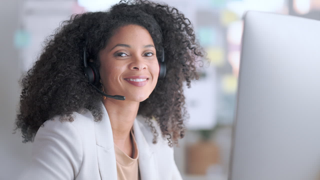 Operatore di call center o agente di supporto clienti in cerca