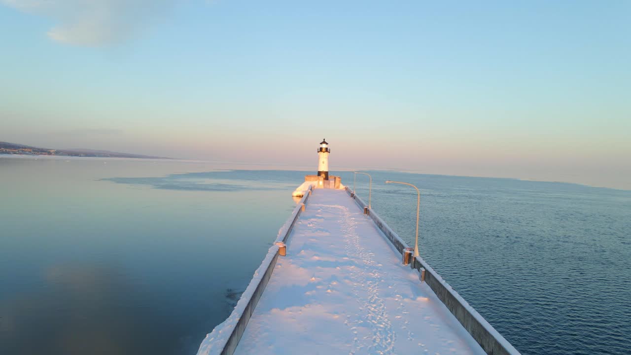 레이크 슈피리어의 등대, 겨울
