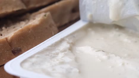 cream cheese with bread