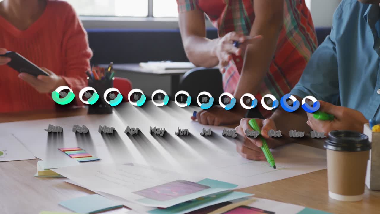 animación de números cambiantes en círculos de carga, diversos arquitectos compartiendo ideas sobre el plan