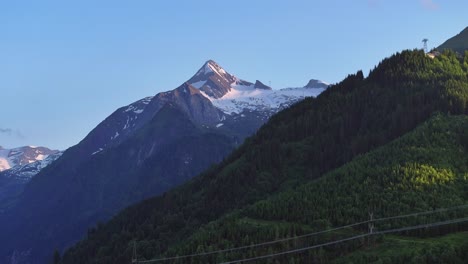 Montañas-De-Nieve-Y-Roca