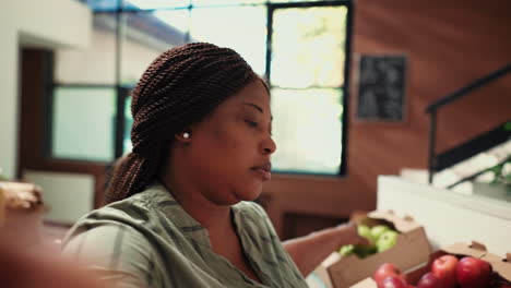 POV-of-vendor-promoting-organic-products-on-camera