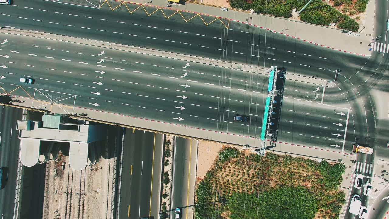 도로 및 교량 시스템의 하향 공중