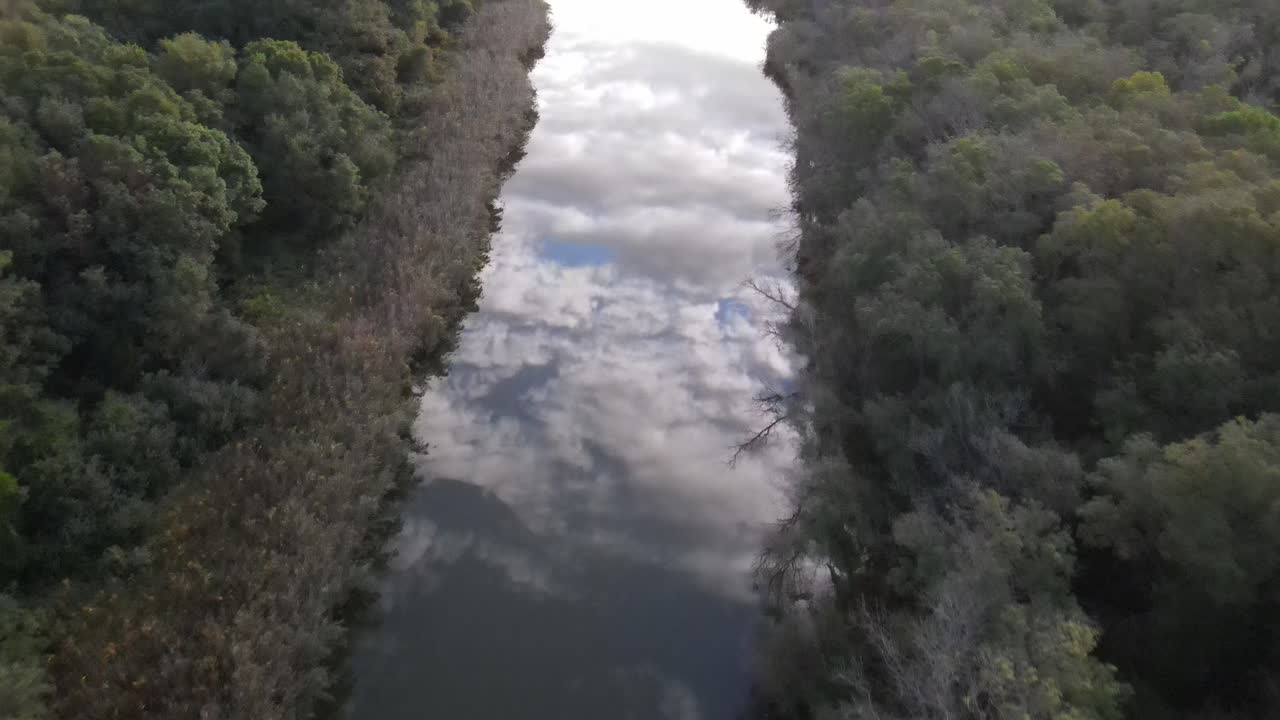 강 하늘 구름 델타