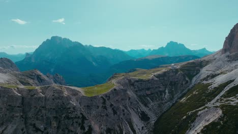 Aerial-drone-shot-of-the-alps-in-Dolomites,-Italy,-4k