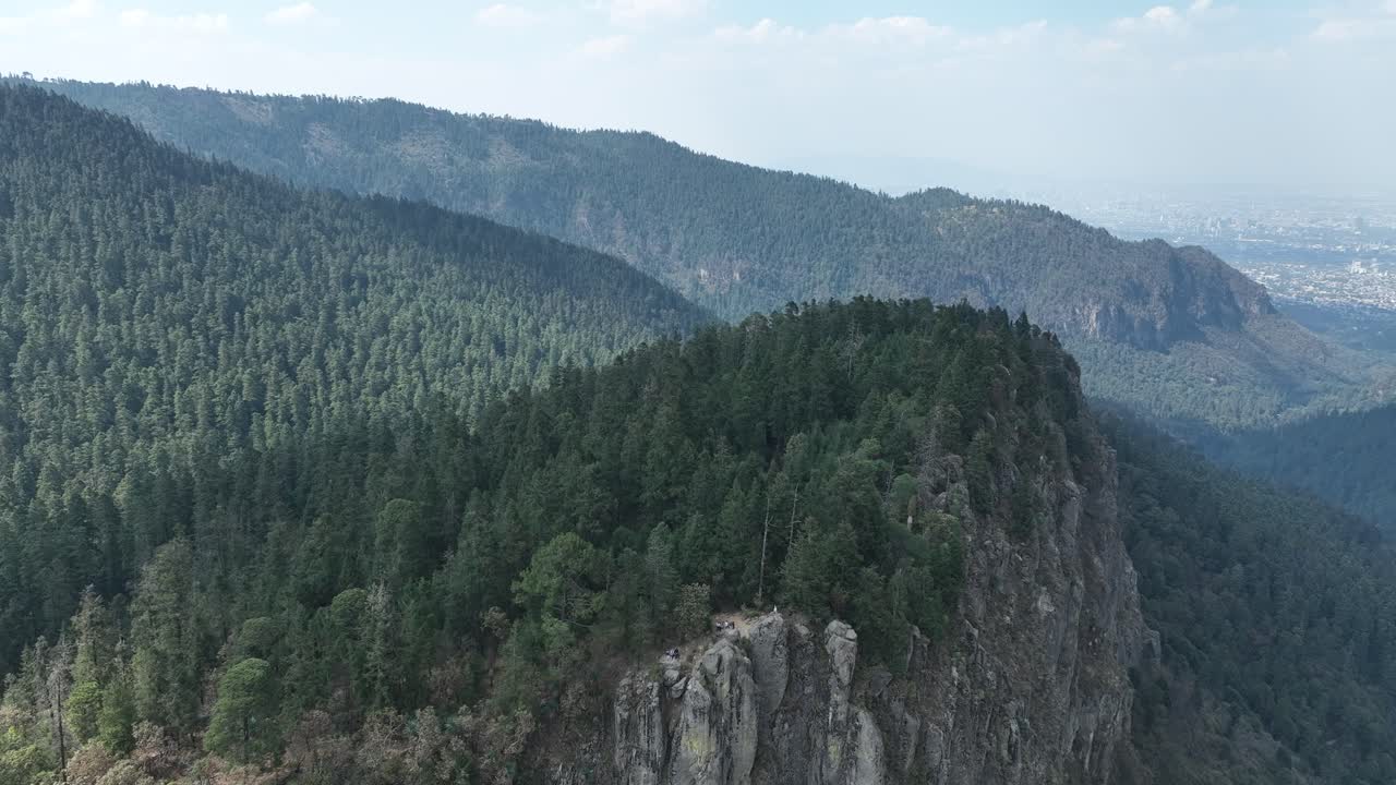 parque nacional los dinamos en la ciudad de méxico, clip 2 de 4